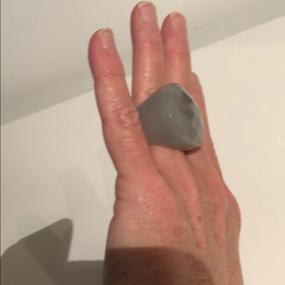 GRAY FACETED DIAMOND CUT TOP STONE RING - Picture 2 of 8